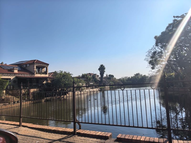 Stunning 3-bedroom townhouse in Safari Gardens, Rustenburg—modern living, prime location, and ready! - Photo 1