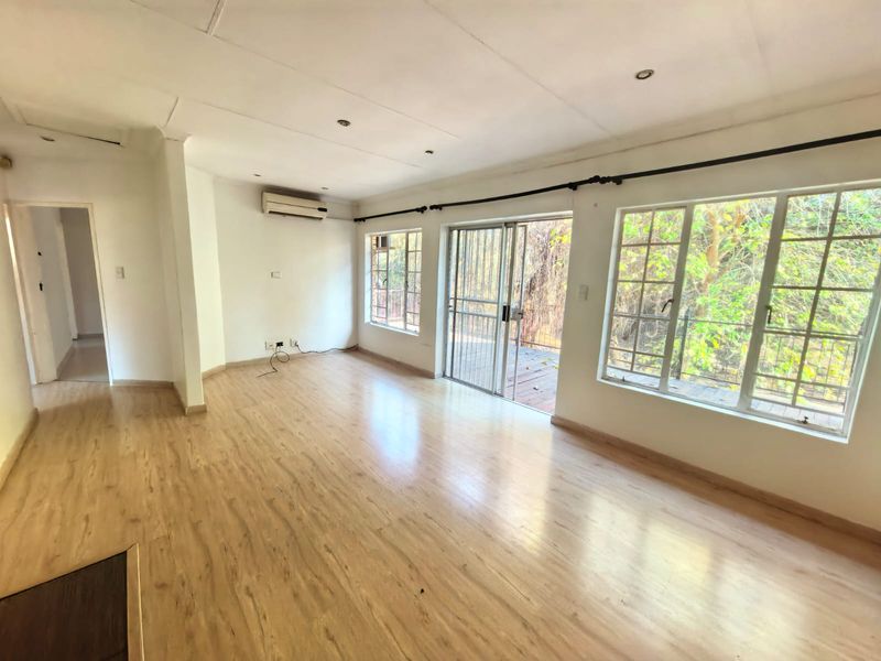 Stunning 3-bedroom townhouse in Safari Gardens, Rustenburg—modern living, prime location, and ready! - Photo 7