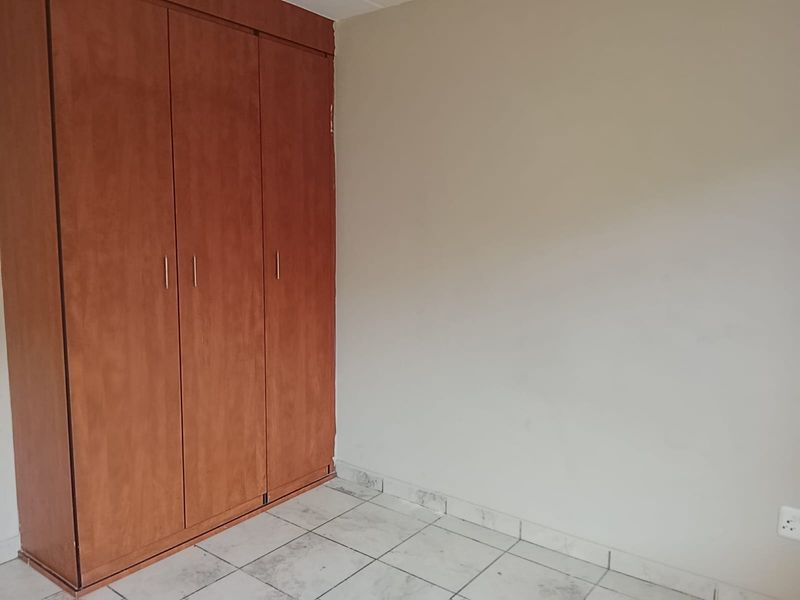 A Versatile 3-Bed, 2-Bath Ground Floor Apartment | Waterval East, Rustenburg - Photo 9