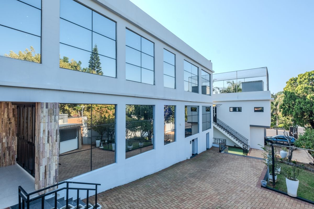 The Address of Distinction: Pure Elegance in Upper Durban North - Photo 4