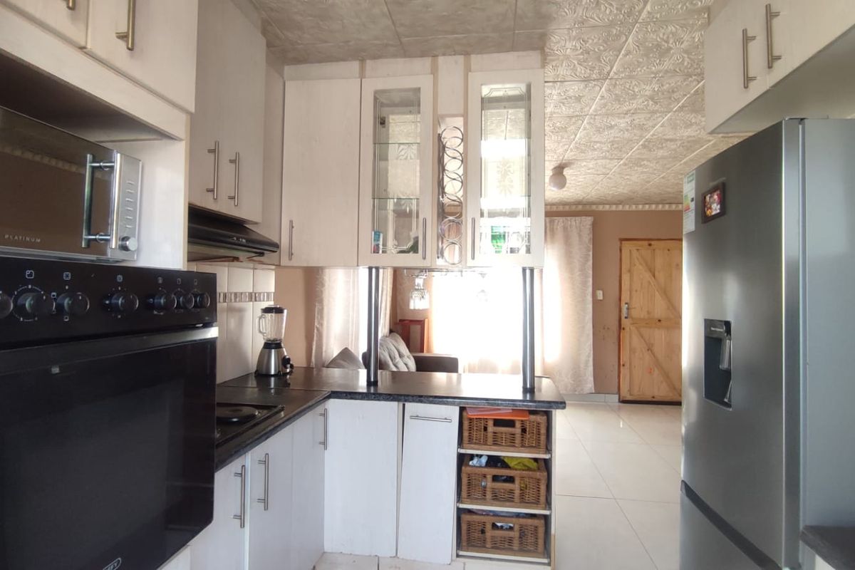 Affordable 2-Bedroom Home in Sunrise View, Rustenburg - Photo 5