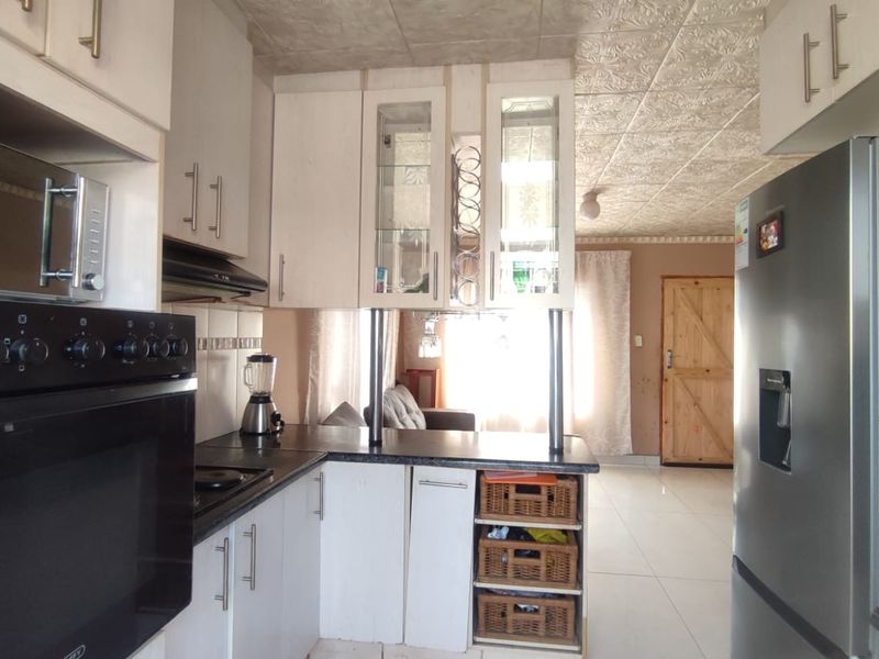 Affordable 2-Bedroom Home in Sunrise View, Rustenburg - Photo 5