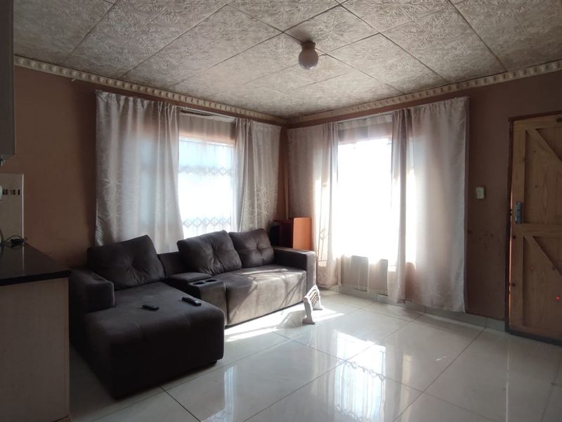 Affordable 2-Bedroom Home in Sunrise View, Rustenburg - Photo 8