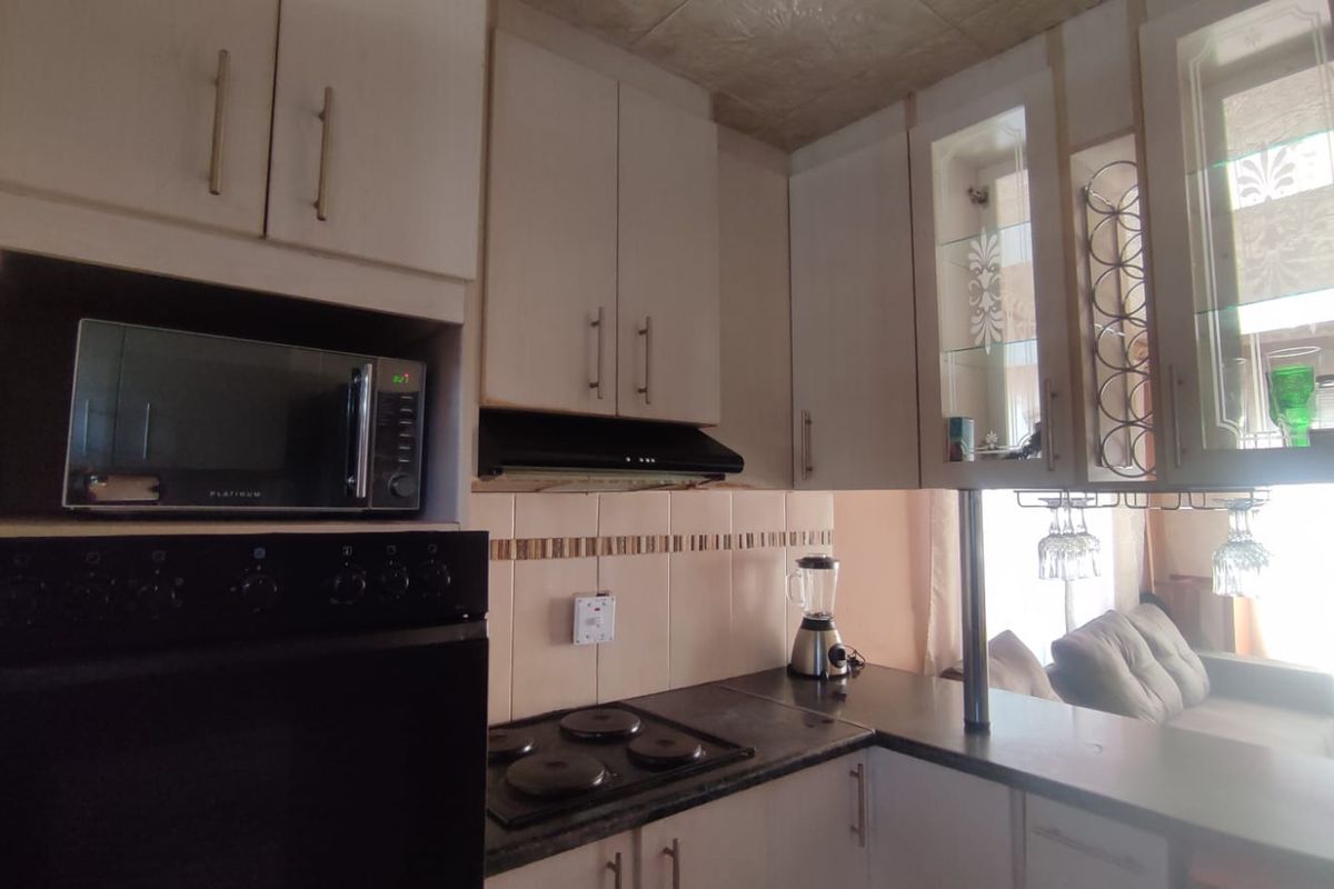 Affordable 2-Bedroom Home in Sunrise View, Rustenburg - Photo 2