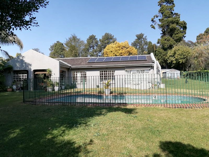 Secure Family Living in the Heart of Lyndhurst - Photo 4