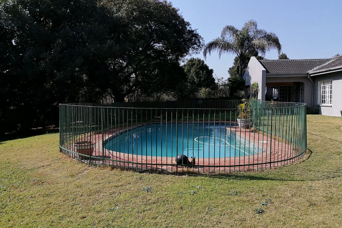 Secure Family Living in the Heart of Lyndhurst - Photo 5