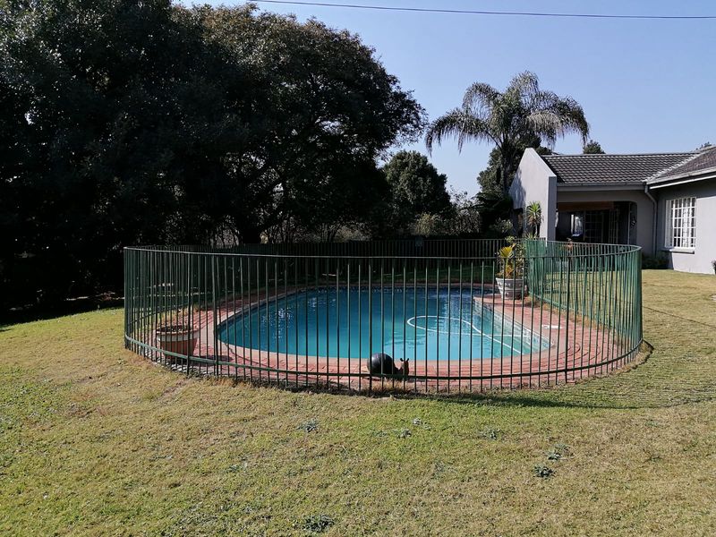 Secure Family Living in the Heart of Lyndhurst - Photo 5