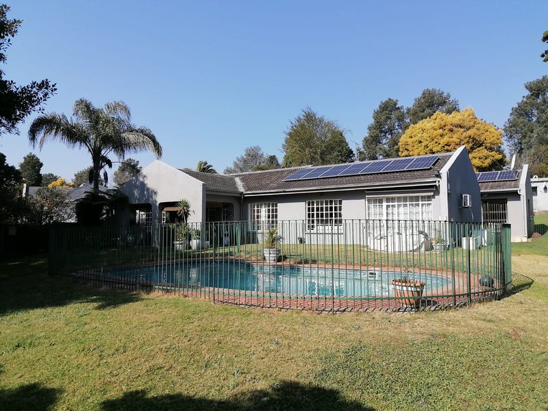 Secure Family Living in the Heart of Lyndhurst - Photo 3
