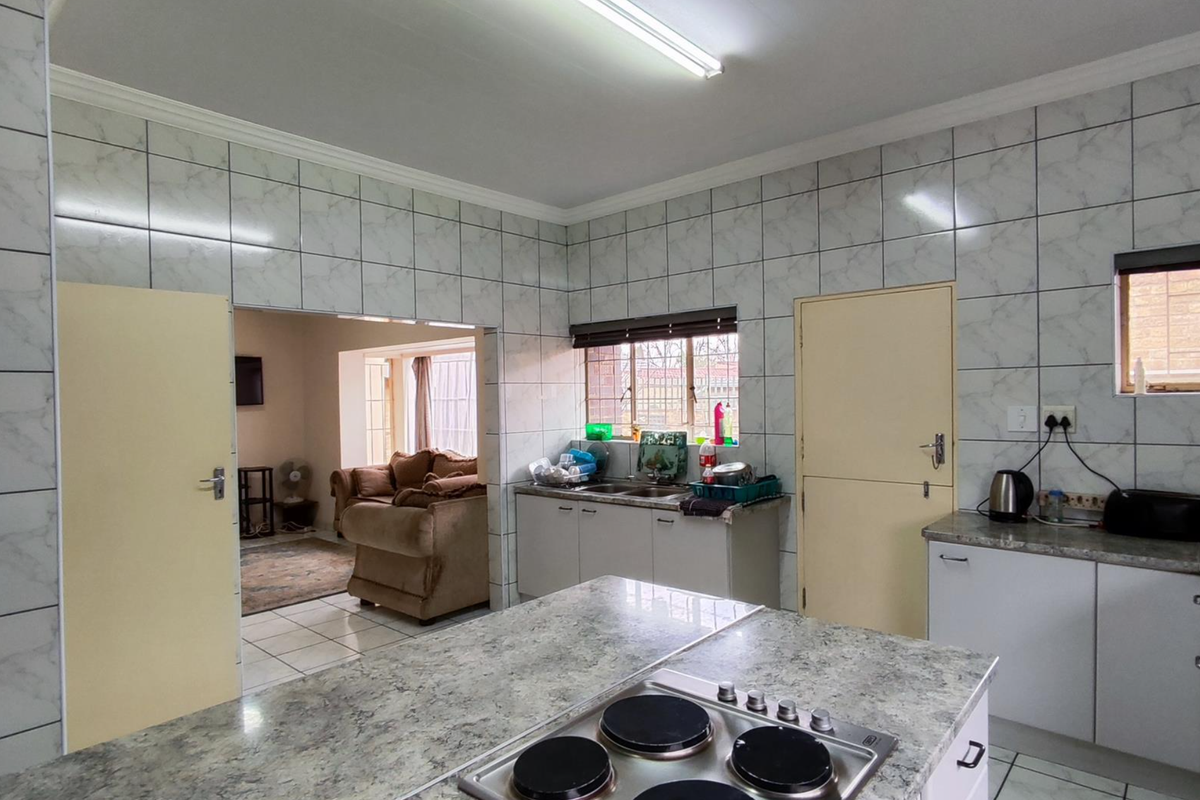 Charming 4 bedroom Family Home in Pardene - Photo 5
