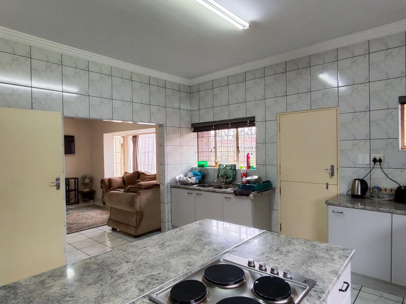 Charming 4 bedroom Family Home in Pardene - Photo 5