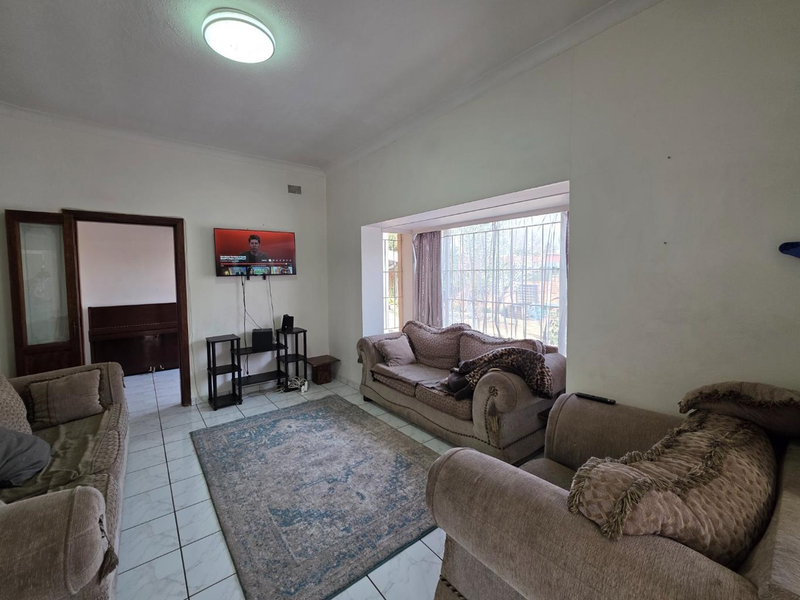 Charming 4 bedroom Family Home in Pardene - Photo 1
