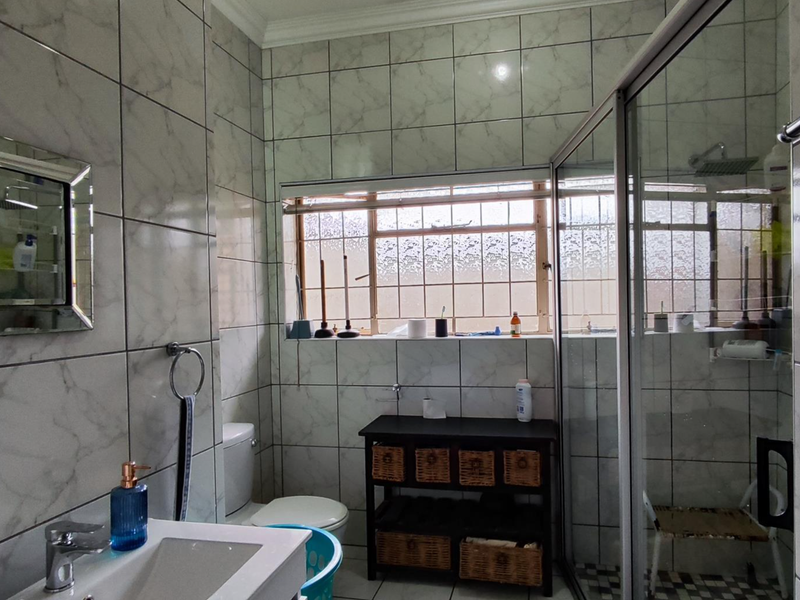 Charming 4 bedroom Family Home in Pardene - Photo 9