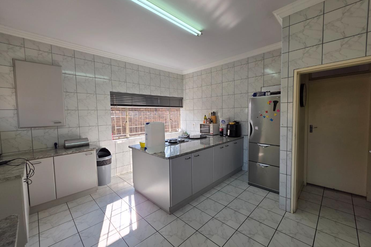 Charming 4 bedroom Family Home in Pardene - Photo 2