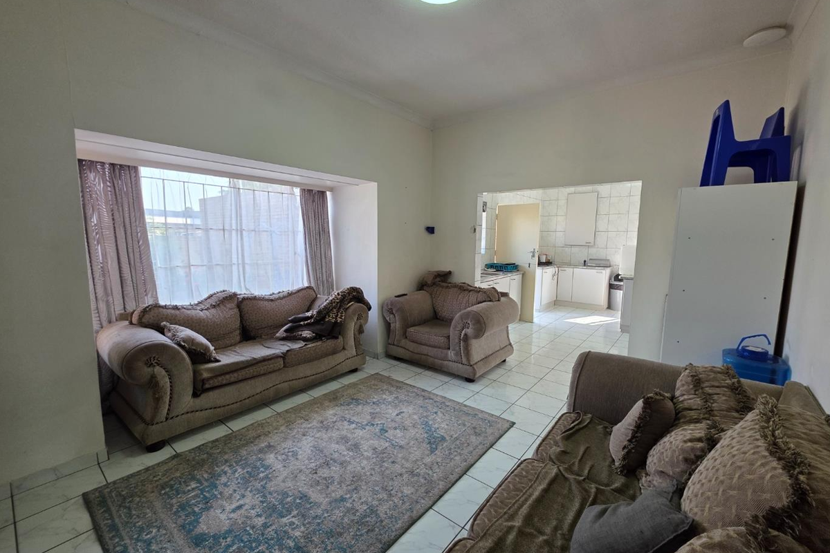 Charming 4 bedroom Family Home in Pardene - Photo 3
