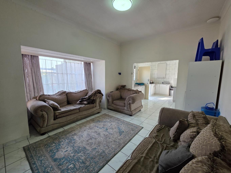 Charming 4 bedroom Family Home in Pardene - Photo 3