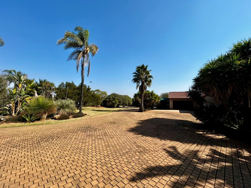 Exceptional 8.5-Hectare Lifestyle & Business Estate - Photo 8