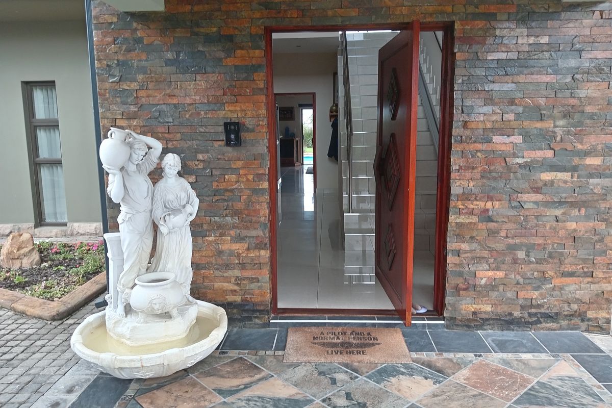 Luxurious Family Home to Rent - Photo 2