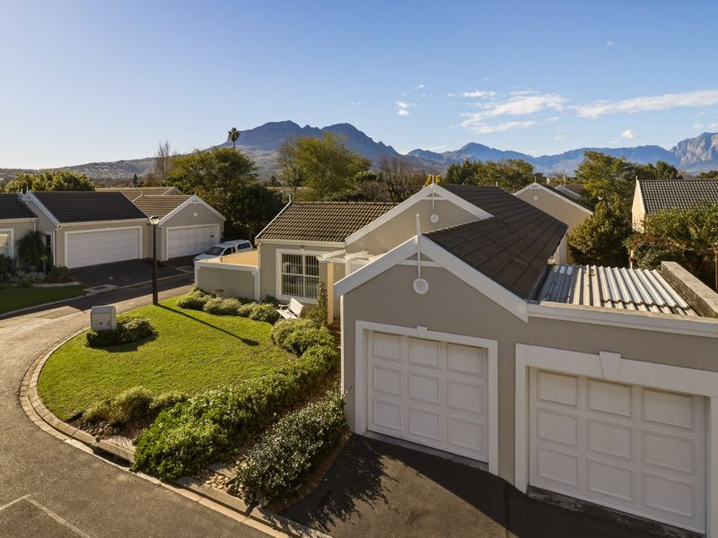 Sunlit Elegance in Oakbridge Village - Photo 2