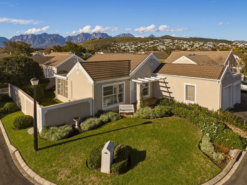 Sunlit Elegance in Oakbridge Village - Photo 3