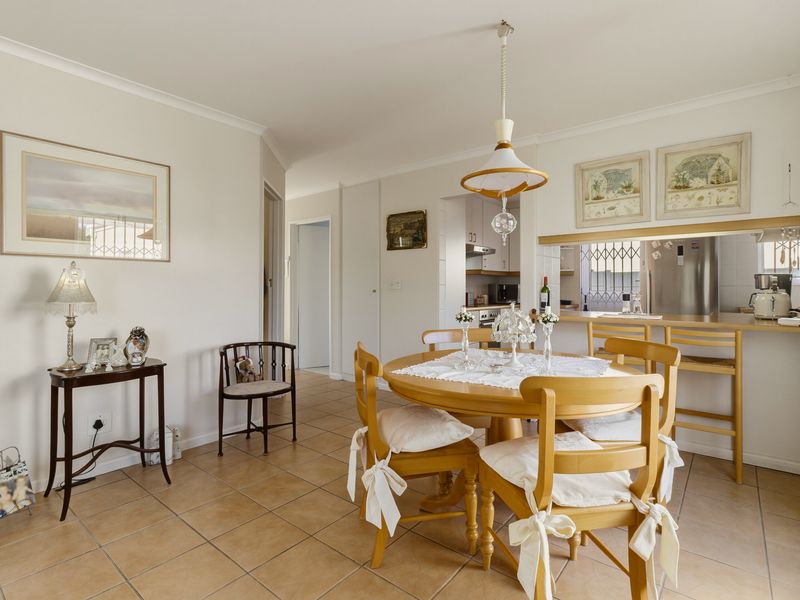 Sunlit Elegance in Oakbridge Village - Photo 9