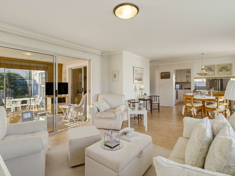 Sunlit Elegance in Oakbridge Village - Photo 7