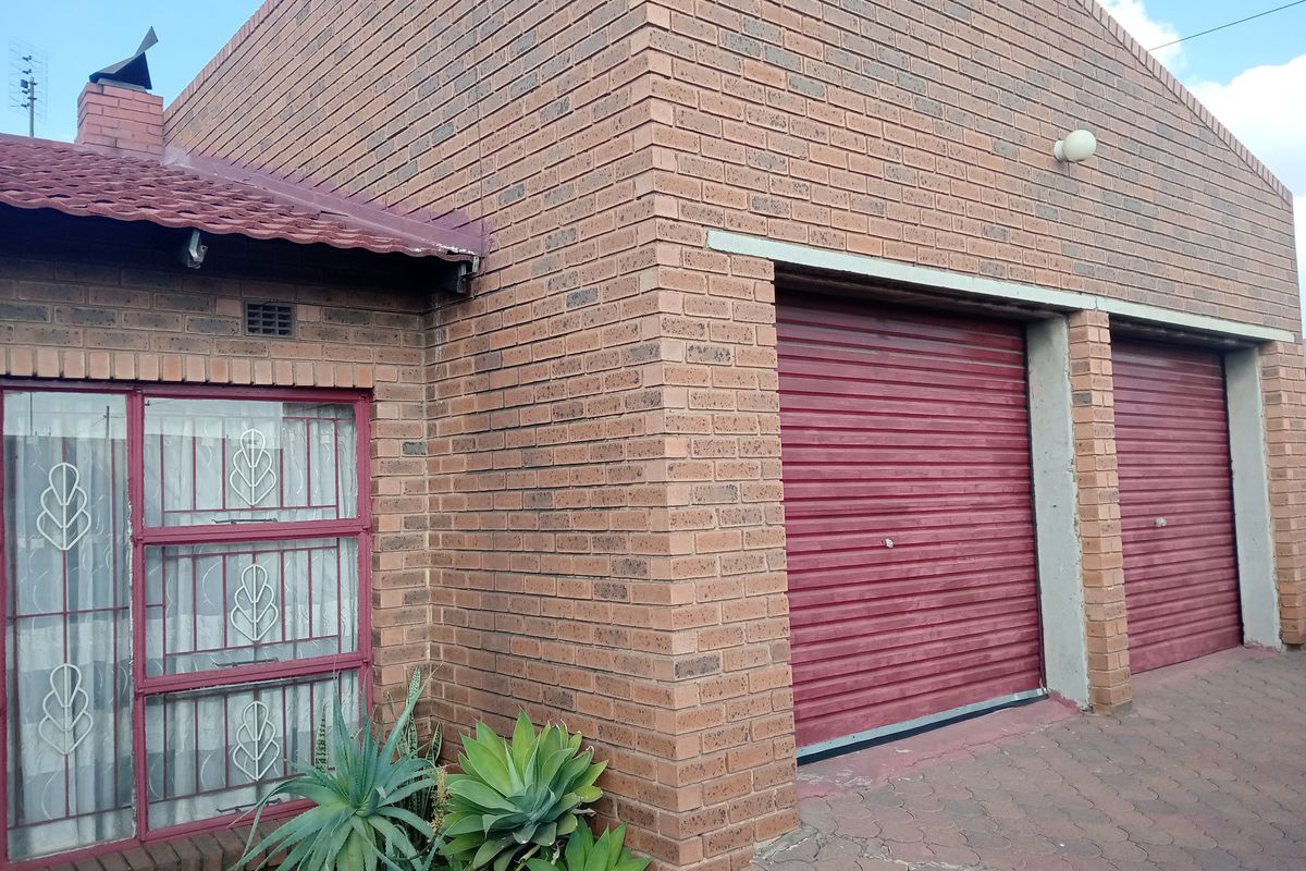 Family Home to Let - Photo 3