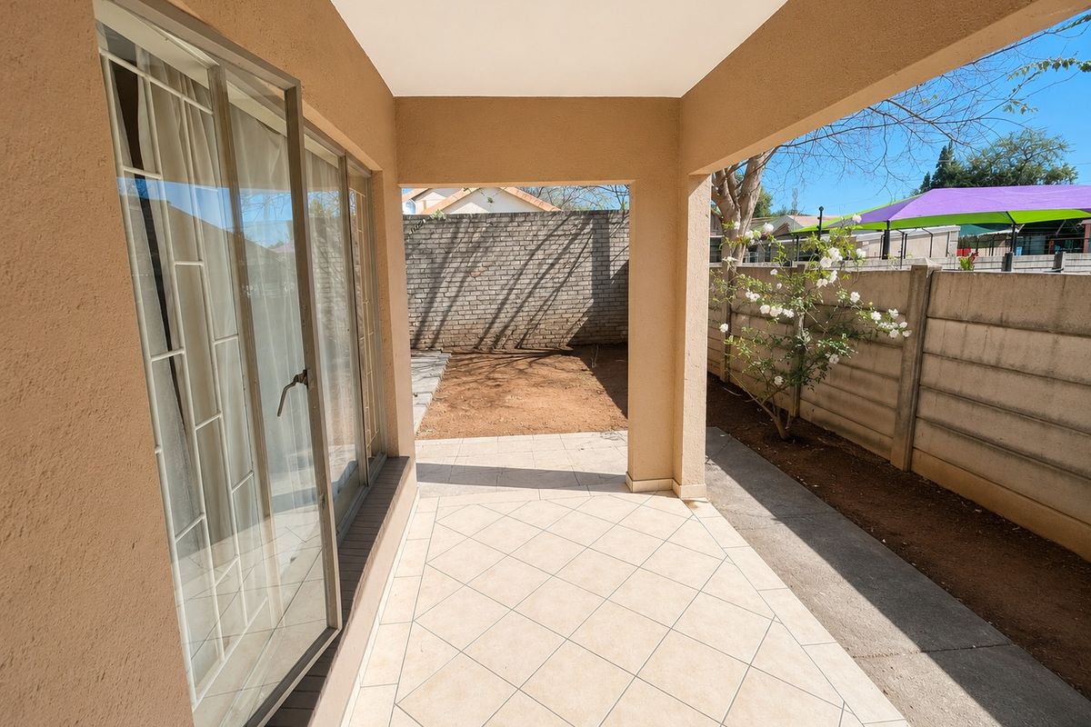 Discover your dream 3-bedroom apartment in Oos Einde, Rustenburg - Photo 2