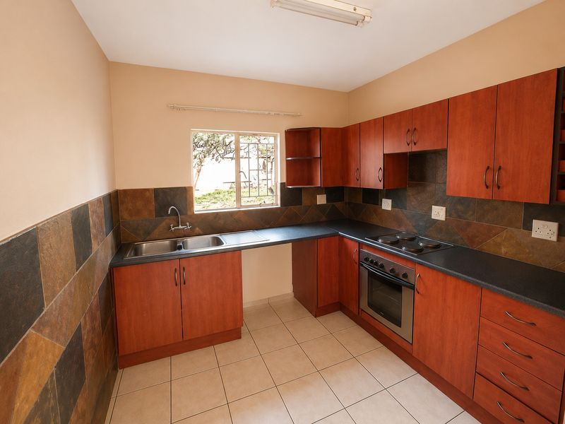 Discover your dream 3-bedroom apartment in Oos Einde, Rustenburg - Photo 5