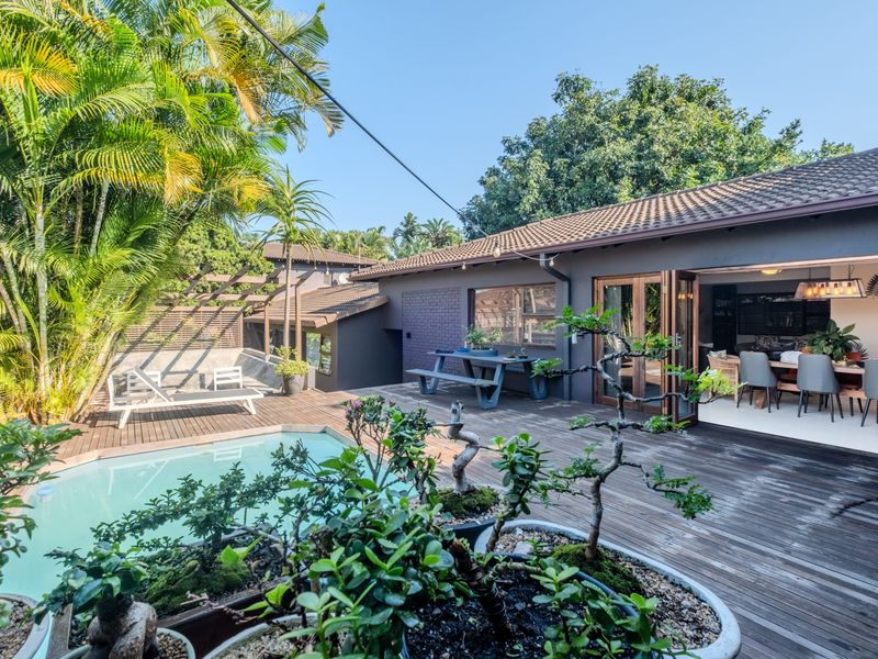 Exceptional entertainer’s dream home in prime Umhlanga - Photo 1