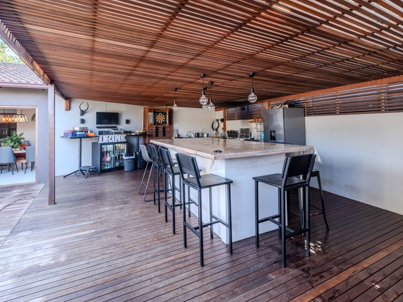 Exceptional entertainer’s dream home in prime Umhlanga - Photo 5