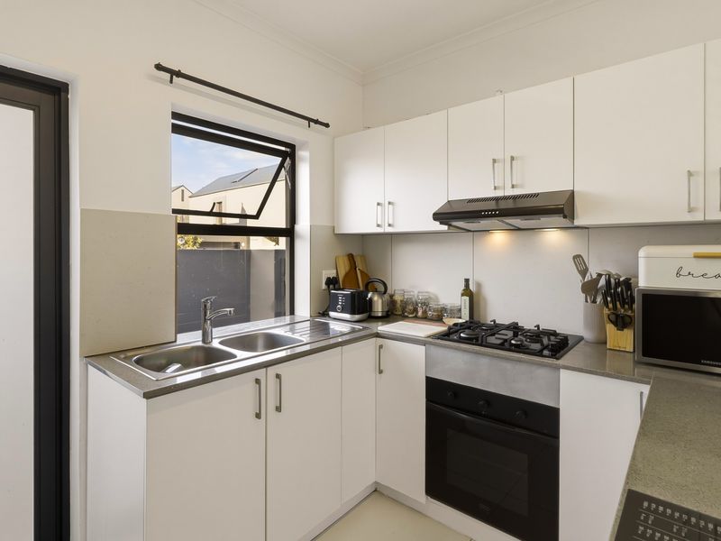 Architecturally Inspired Corner Home in Aan de Wijnlanden - Photo 5