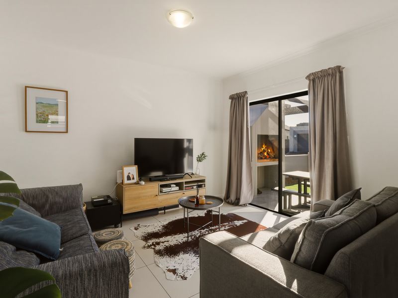 Architecturally Inspired Corner Home in Aan de Wijnlanden - Photo 8
