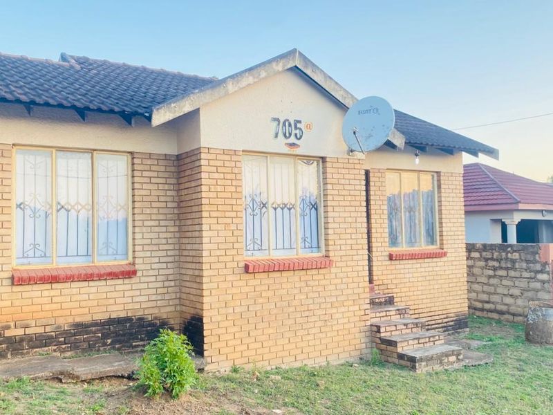 Affordable Family Living – 3-Bedroom House in Waterval A - Photo 2