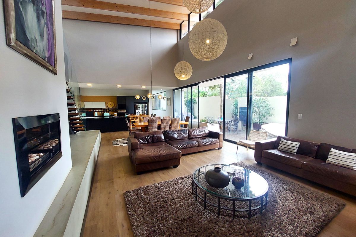 SAFE WATERKLOOF - IMPRESSIVE 4 bedroom home - Photo 2