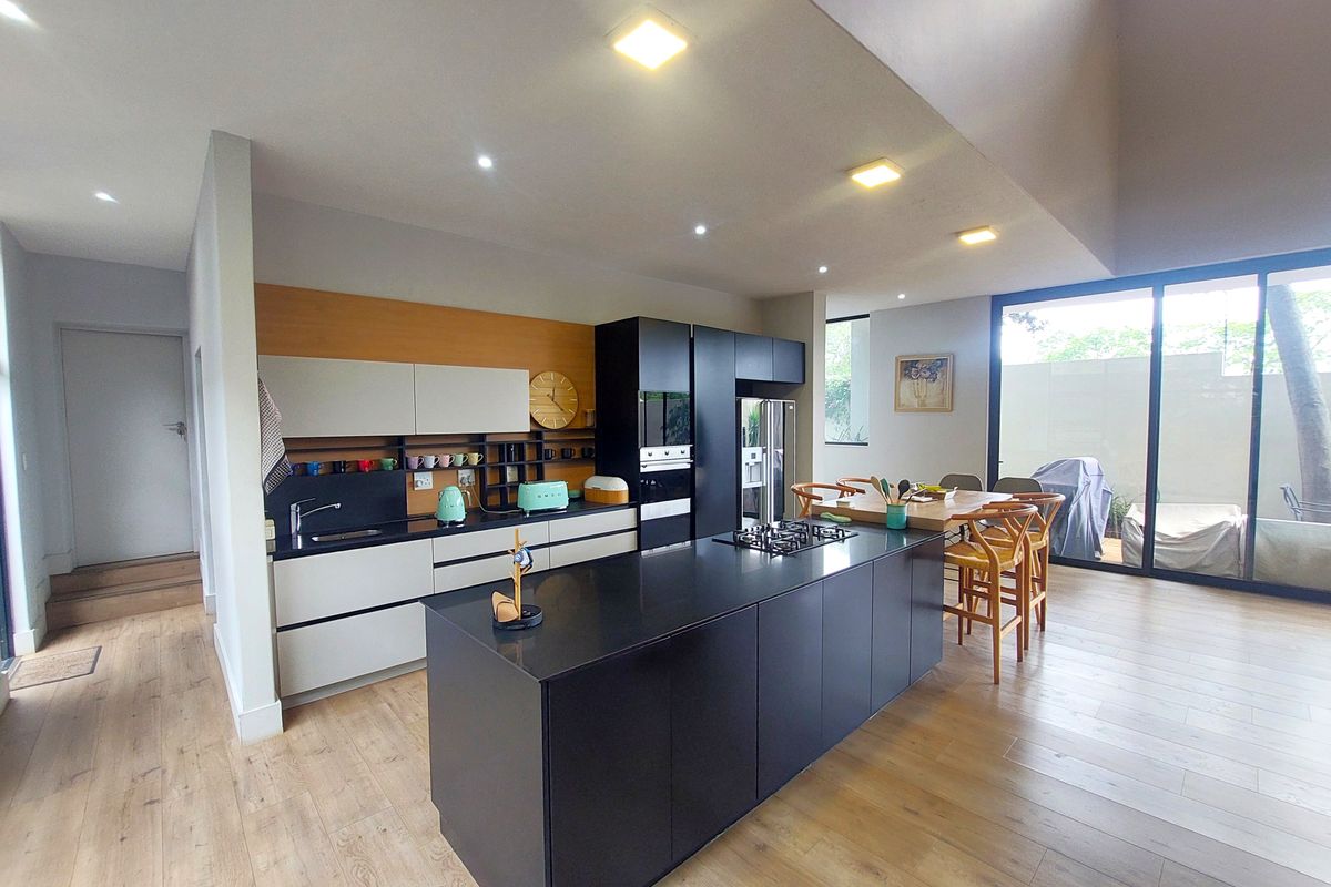 SAFE WATERKLOOF - IMPRESSIVE 4 bedroom home - Photo 5