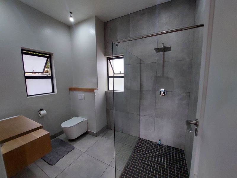 SAFE WATERKLOOF - IMPRESSIVE 4 bedroom home - Photo 10