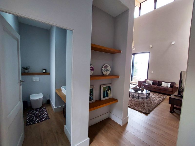SAFE WATERKLOOF - IMPRESSIVE 4 bedroom home - Photo 8
