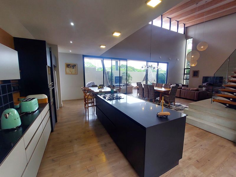 SAFE WATERKLOOF - IMPRESSIVE 4 bedroom home - Photo 3