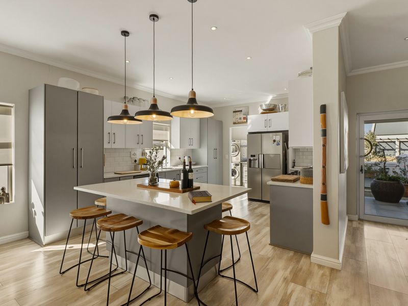 Modern Elegance Meets Winelands Living - Photo 7