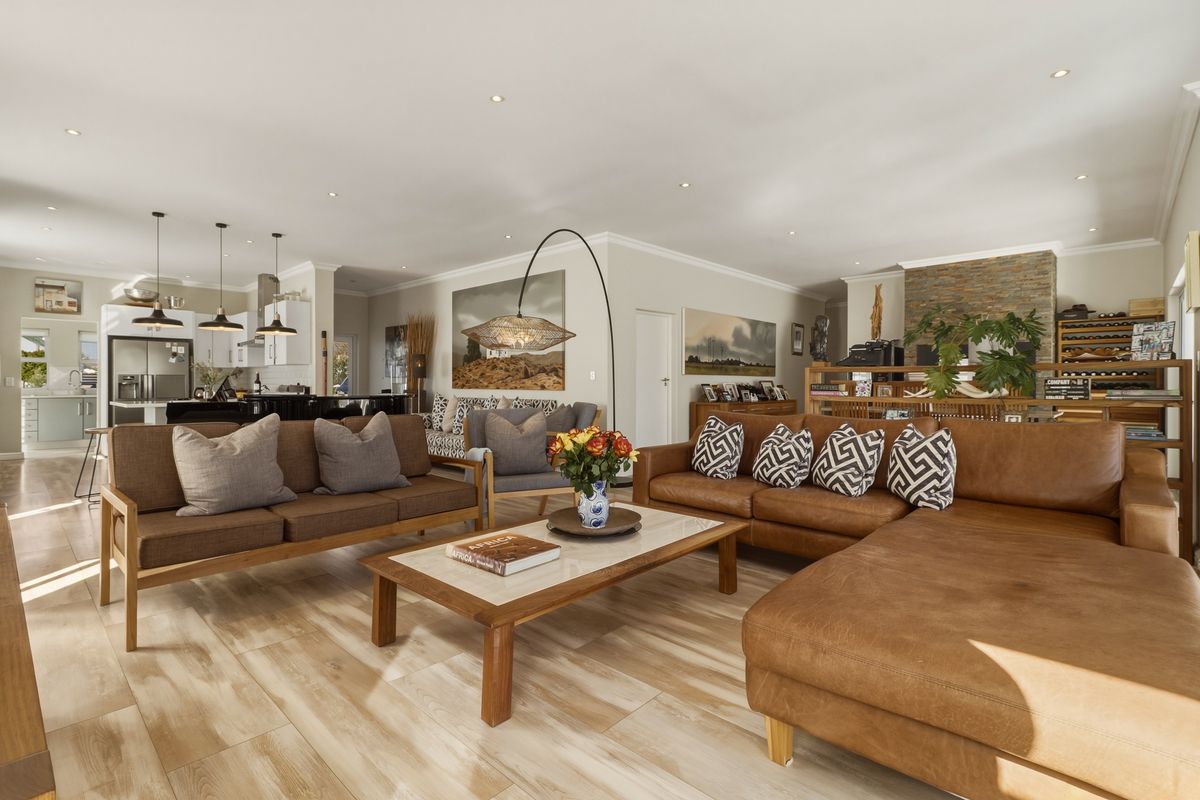 Modern Elegance Meets Winelands Living - Photo 5