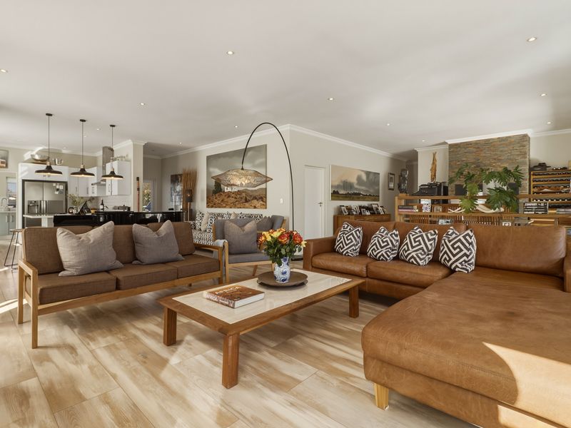 Modern Elegance Meets Winelands Living - Photo 5