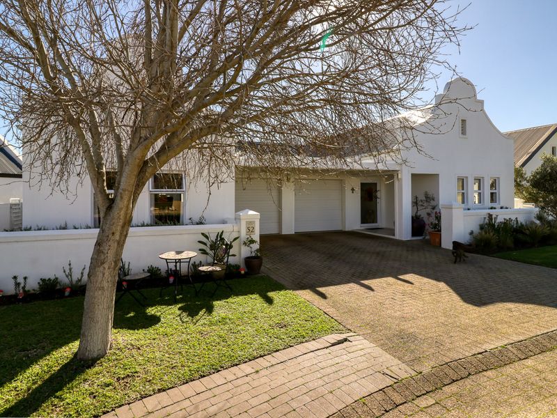 Modern Elegance Meets Winelands Living - Photo 4