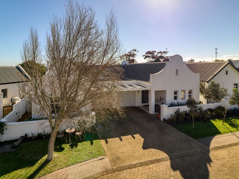 Modern Elegance Meets Winelands Living - Photo 3
