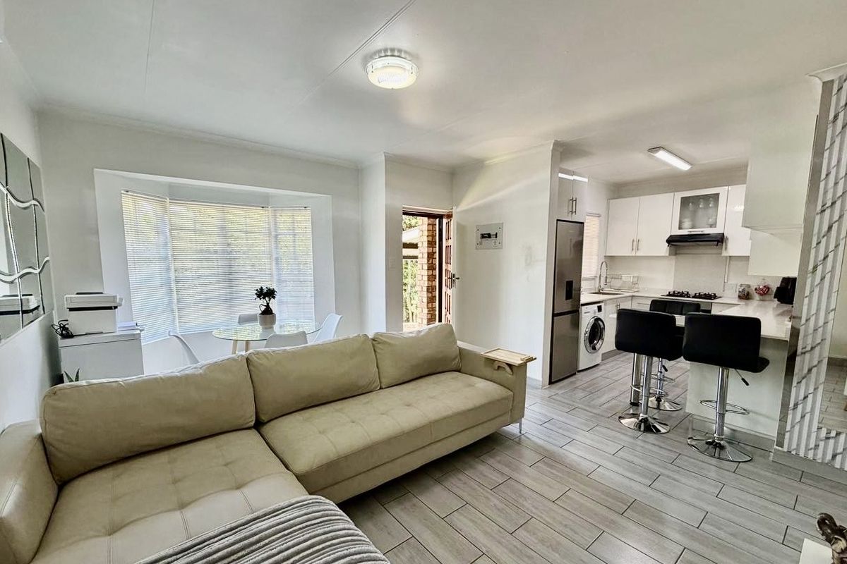 Modern Comfort Meets Convenience - Photo 3