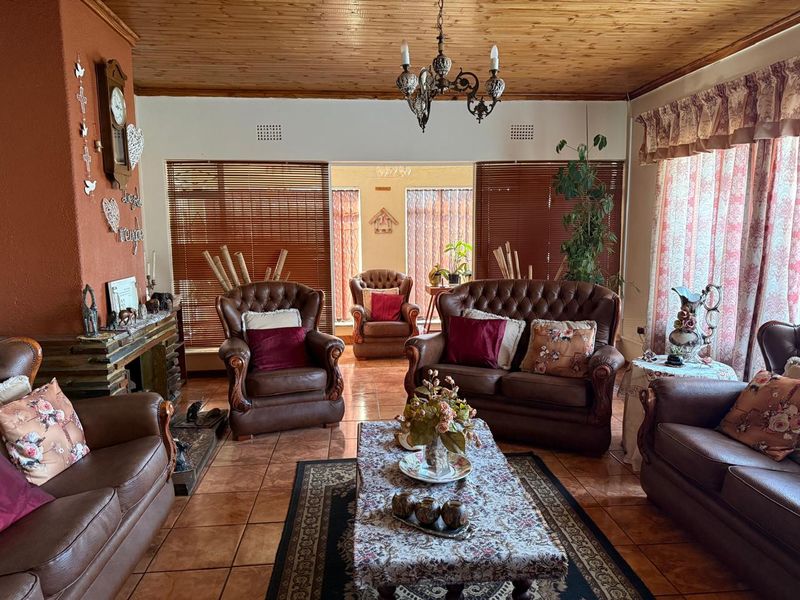 Timeless Charm with Endless Potential in the Heart of Meyerton - Photo 7