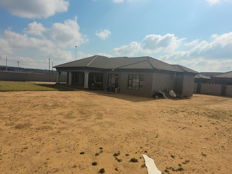 Masterpiece on a huge Land! - Photo 4