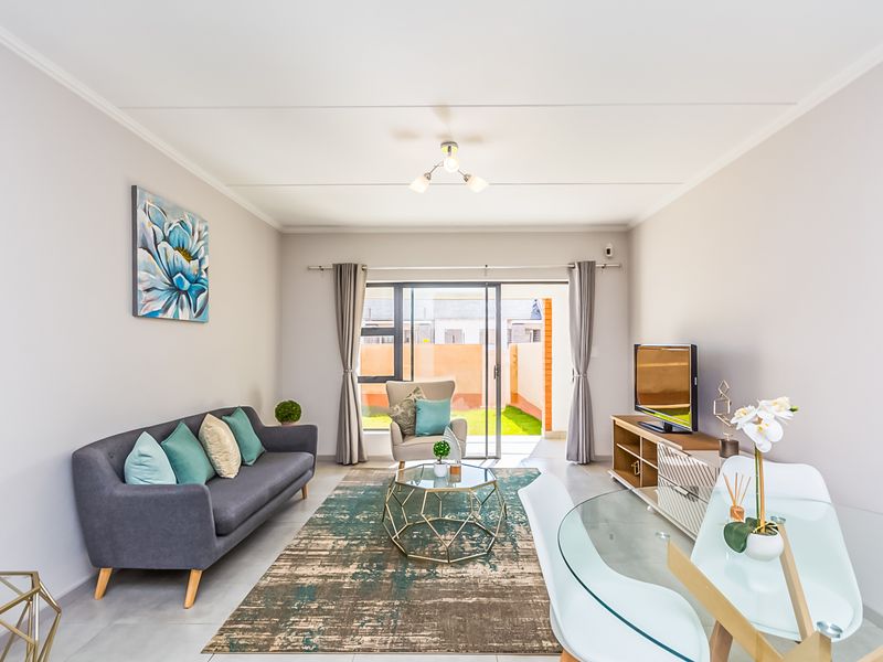 Modern 2 Bedroom Apartment for Sale in Glen Marais |Second Floor, Zero Transfer,  Lock & Go - Photo 7