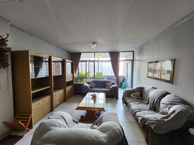 Move In Ready 2 Bedroom Apartment - Photo 2