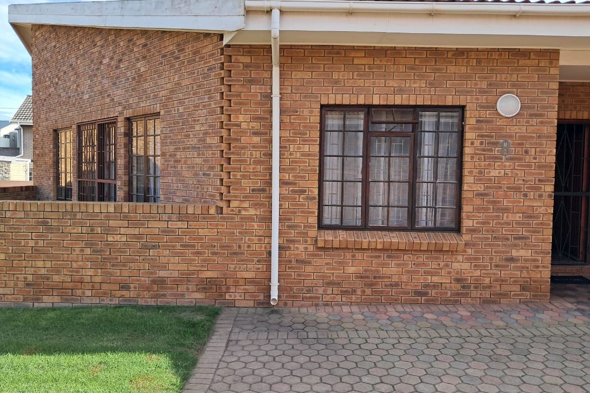 Townhouse For Sale In Hartenbos - Photo 4