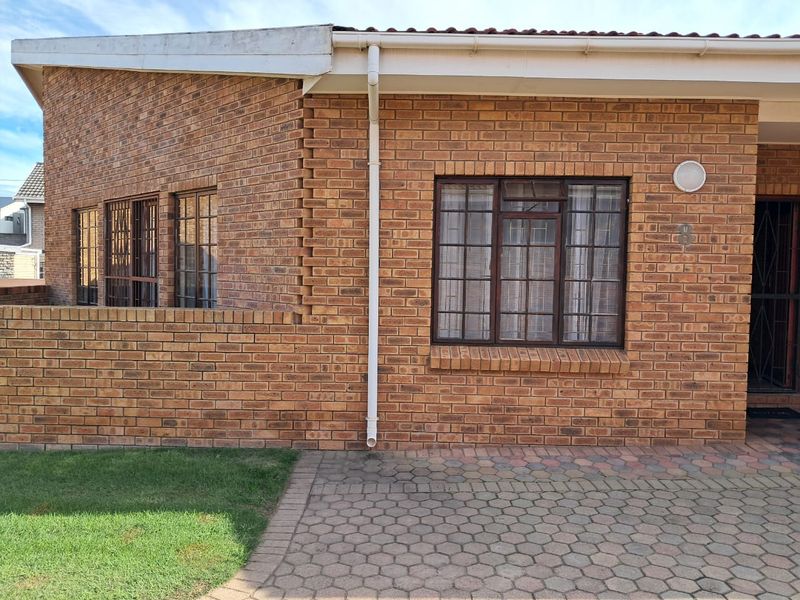 Townhouse For Sale In Hartenbos - Photo 4